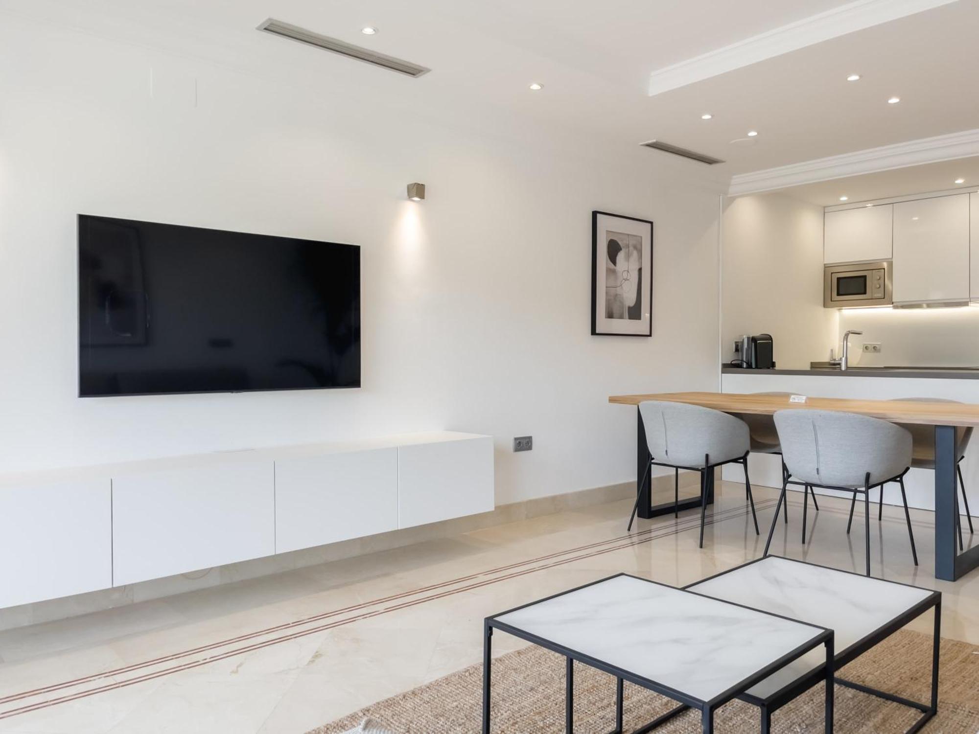 Aloha Hills Club Luxury Retreat Pools Gym Appartement Marbella