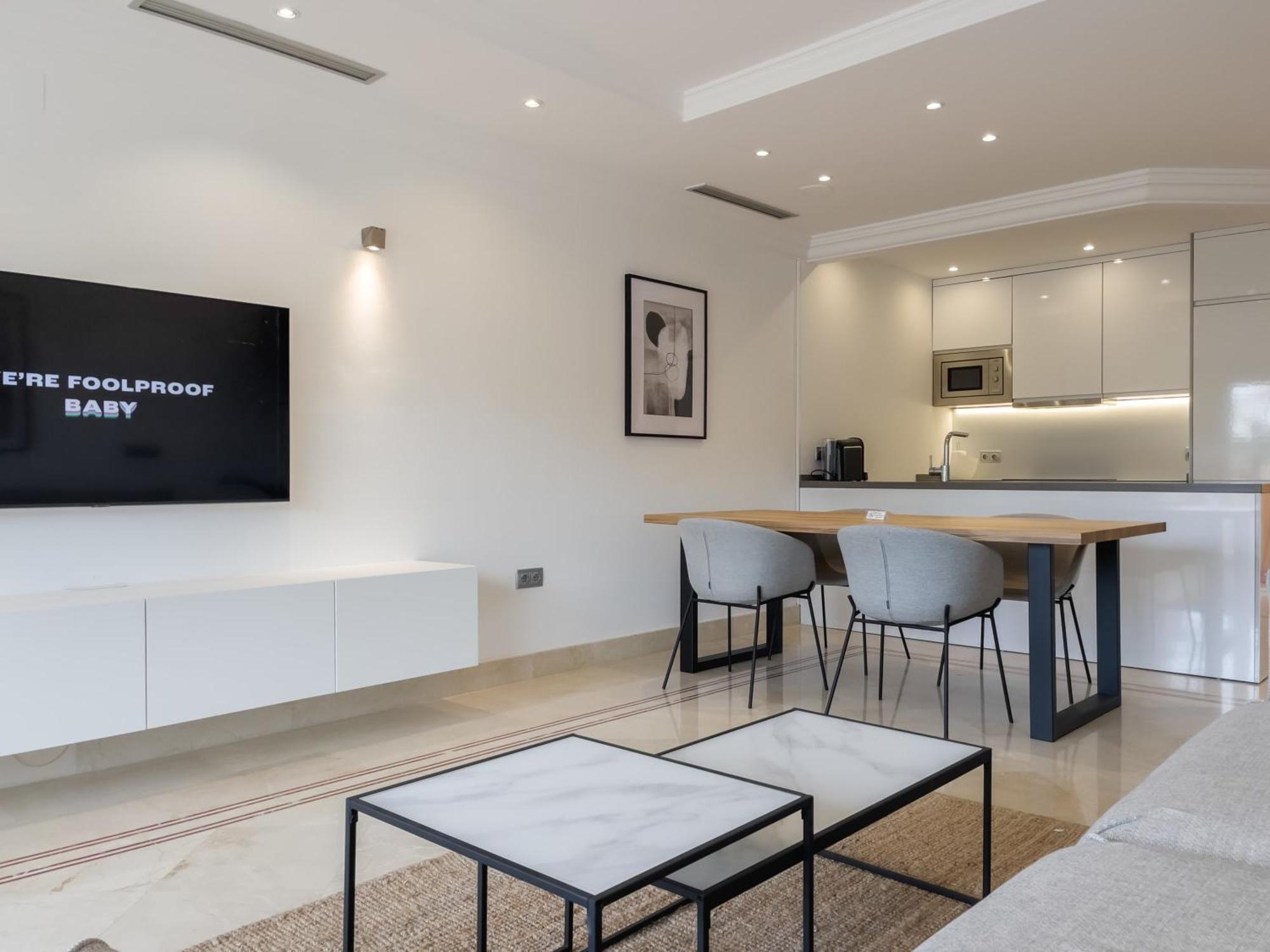 Apartamento Aloha Hills Club Luxury Retreat Pools Gym Marbella