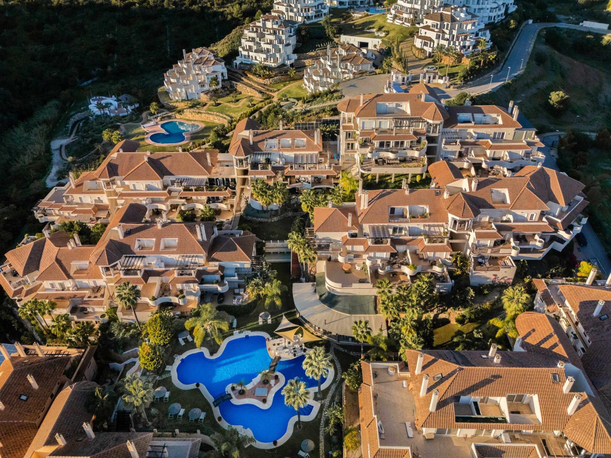 Aloha Hills Club Luxury Retreat Pools Gym Apartamento Marbella